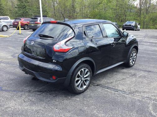 Super Black 2017 Nissan Juke SV
