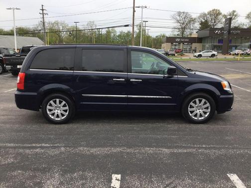 True Blue Pearlcoat 2016 Chrysler Town & Country Touring