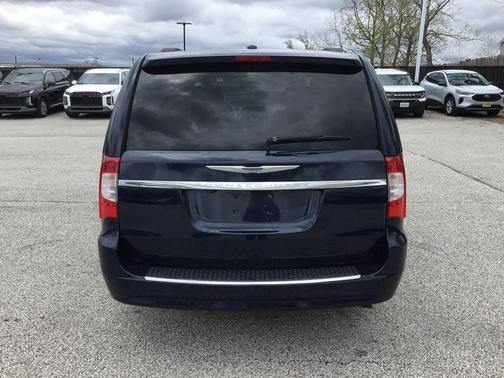 True Blue Pearlcoat 2016 Chrysler Town & Country Touring