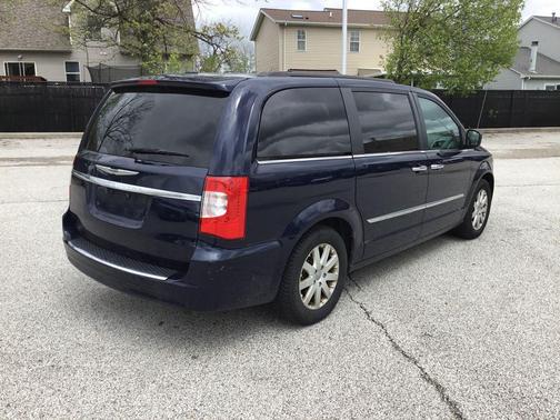 True Blue Pearlcoat 2016 Chrysler Town & Country Touring