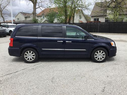 True Blue Pearlcoat 2016 Chrysler Town & Country Touring