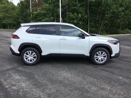 Wind Chill Pearl 2026 Toyota Corolla Cross L