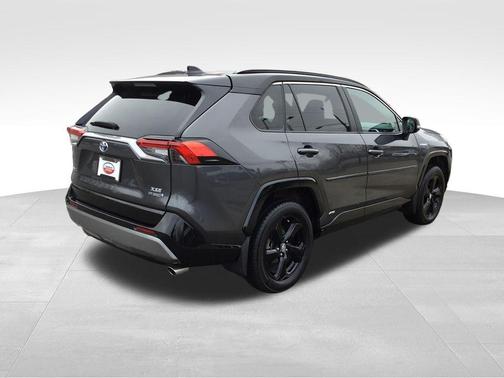 2020 Toyota RAV4 Hybrid SE