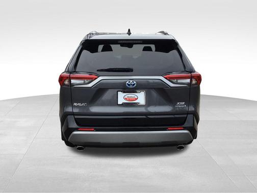 2020 Toyota RAV4 Hybrid SE