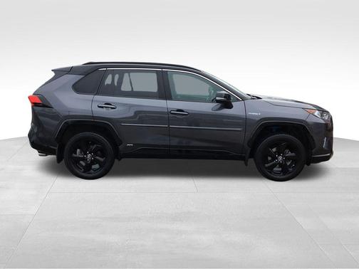 2020 Toyota RAV4 Hybrid SE