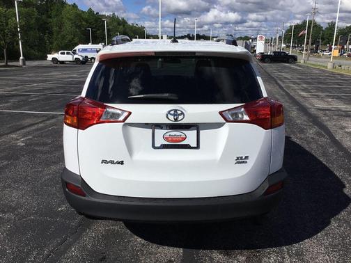 Super White 2013 Toyota RAV4 XLE