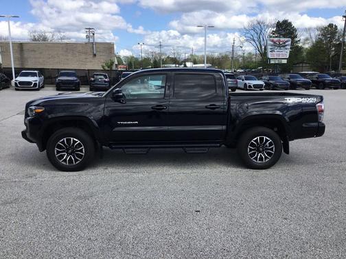 Midnight Black Metallic 2022 Toyota Tacoma TRD Sport