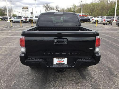 Midnight Black Metallic 2022 Toyota Tacoma TRD Sport