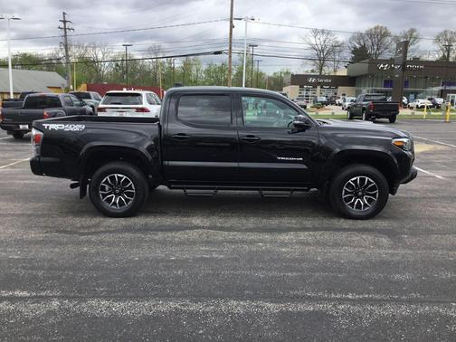Midnight Black Metallic 2022 Toyota Tacoma TRD Sport