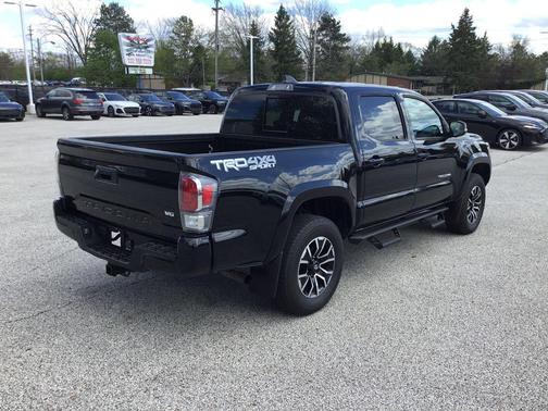 Midnight Black Metallic 2022 Toyota Tacoma TRD Sport