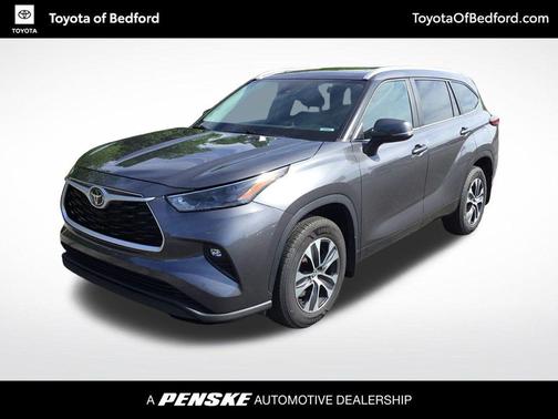 Magnetic Gray Metallic 2023 Toyota Highlander XLE