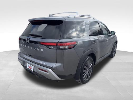 2022 Nissan Pathfinder SL 4WD