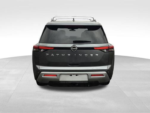 2022 Nissan Pathfinder SL 4WD