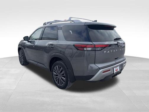 2022 Nissan Pathfinder SL 4WD
