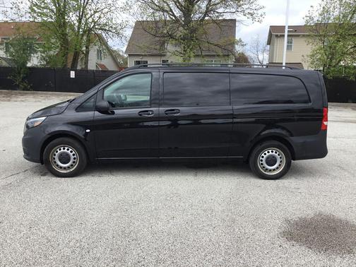 Obsidian Black Metallic 2022 Mercedes-Benz Metris Base