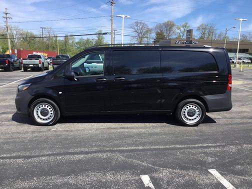 Obsidian Black Metallic 2022 Mercedes-Benz Metris Base