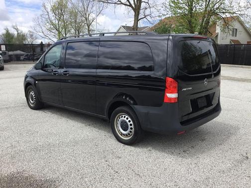 Obsidian Black Metallic 2022 Mercedes-Benz Metris Base