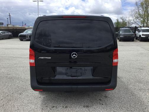 Obsidian Black Metallic 2022 Mercedes-Benz Metris Base