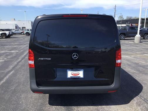 Obsidian Black Metallic 2022 Mercedes-Benz Metris Base