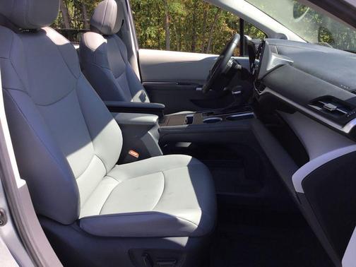2022 Toyota Sienna XLE 7 Passenger