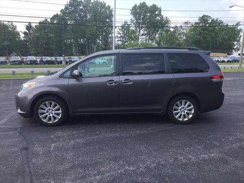 2014 Toyota Sienna LE