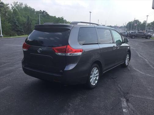 2014 Toyota Sienna LE