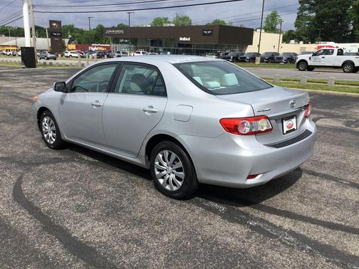 Classic Silver Metallic 2013 Toyota Corolla LE