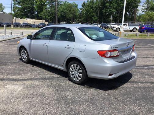 Classic Silver Metallic 2013 Toyota Corolla LE