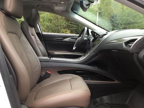 2014 Lincoln MKZ Hybrid Base