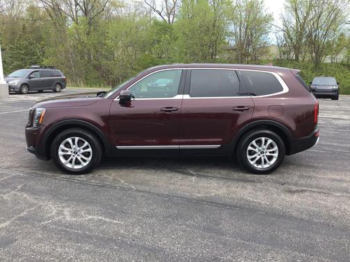 Sangria 2021 Kia Telluride LX