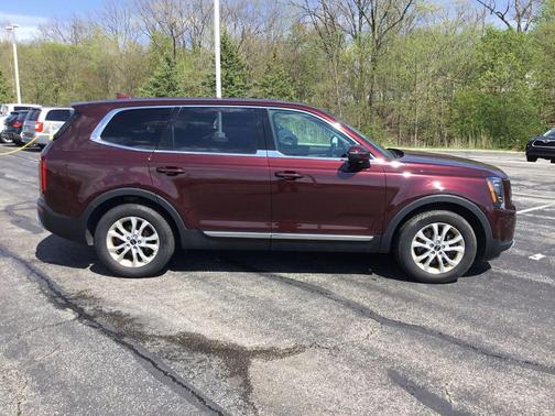 Sangria 2021 Kia Telluride LX