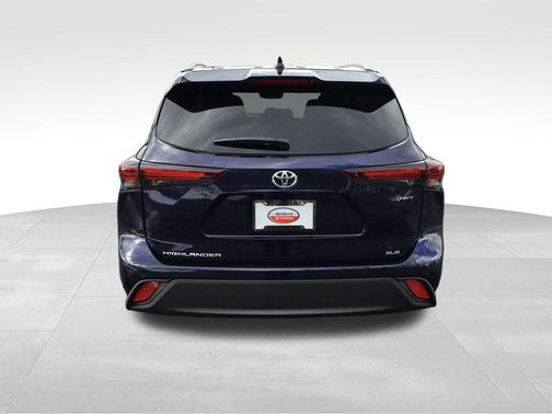 2026 Toyota Highlander Hybrid XLE