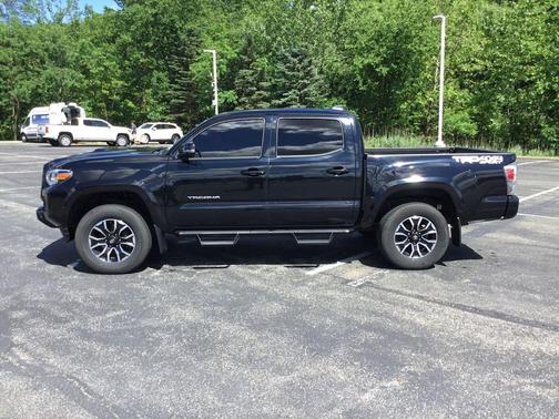 Midnight Black Metallic 2021 Toyota Tacoma TRD Sport
