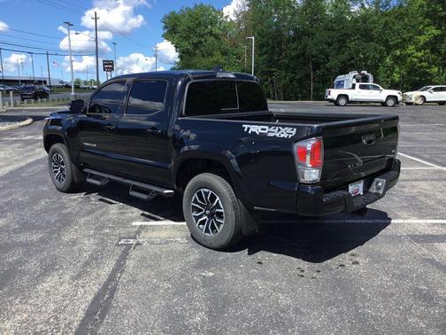 Midnight Black Metallic 2021 Toyota Tacoma TRD Sport