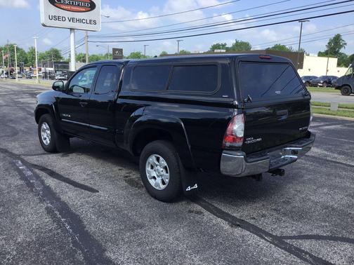 Black 2015 Toyota Tacoma SR5