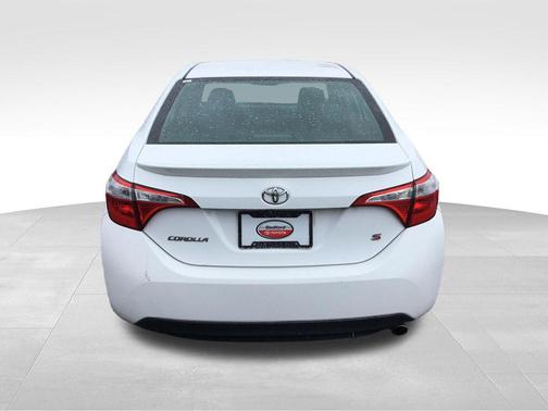 Super White 2016 Toyota Corolla S Plus