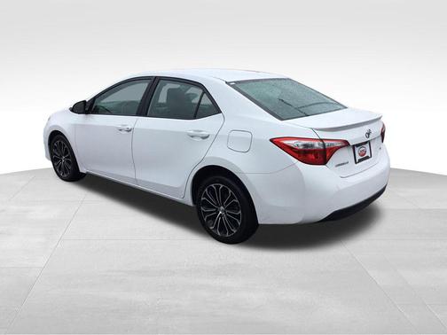 Super White 2016 Toyota Corolla S Plus