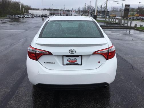 Super White 2016 Toyota Corolla S Plus