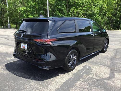 Midnight Black Metallic 2025 Toyota Sienna XSE 7 Passenger
