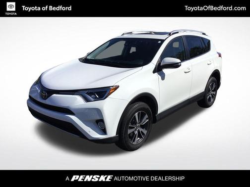 Super White 2018 Toyota RAV4 XLE
