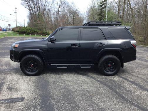 Midnight Black Metallic 2024 Toyota 4Runner TRD Pro