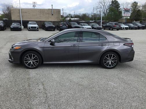 Predawn Gray Mica 2022 Toyota Camry Hybrid XLE