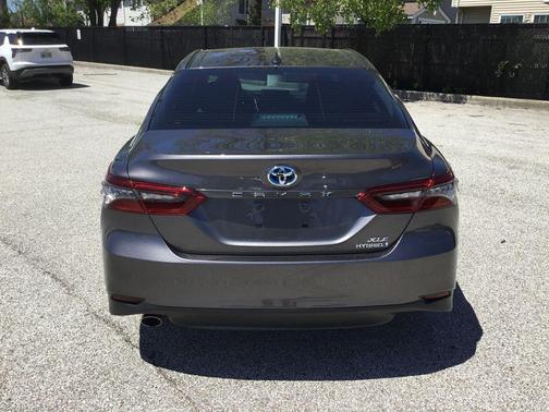 Predawn Gray Mica 2022 Toyota Camry Hybrid XLE