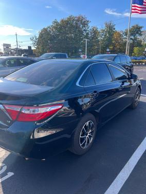 Midnight Black Metallic 2016 Toyota Camry LE