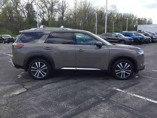 Baja Storm 2023 Nissan Pathfinder Platinum 4WD