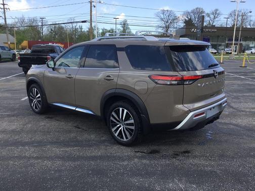 Baja Storm 2023 Nissan Pathfinder Platinum 4WD