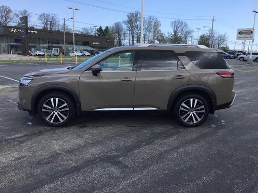 Baja Storm 2023 Nissan Pathfinder Platinum 4WD