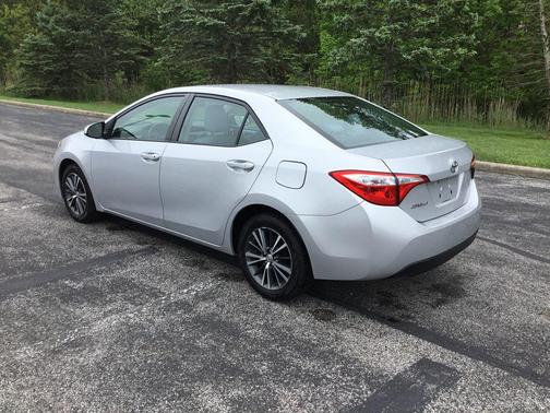 Classic Silver Metallic 2016 Toyota Corolla LE Plus