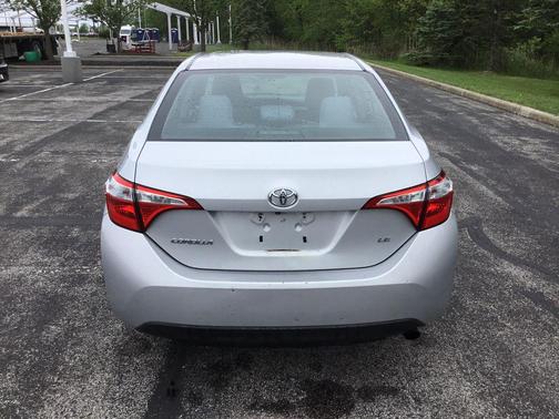 Classic Silver Metallic 2016 Toyota Corolla LE Plus