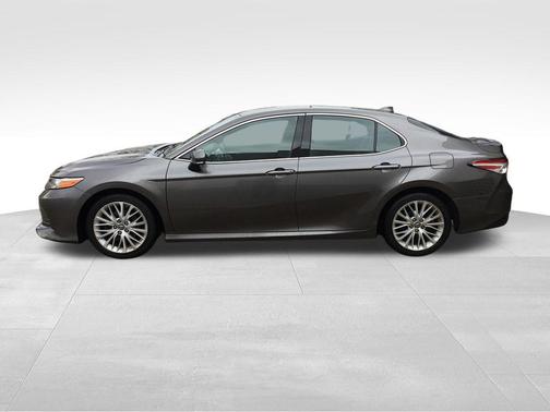 2019 Toyota Camry XLE